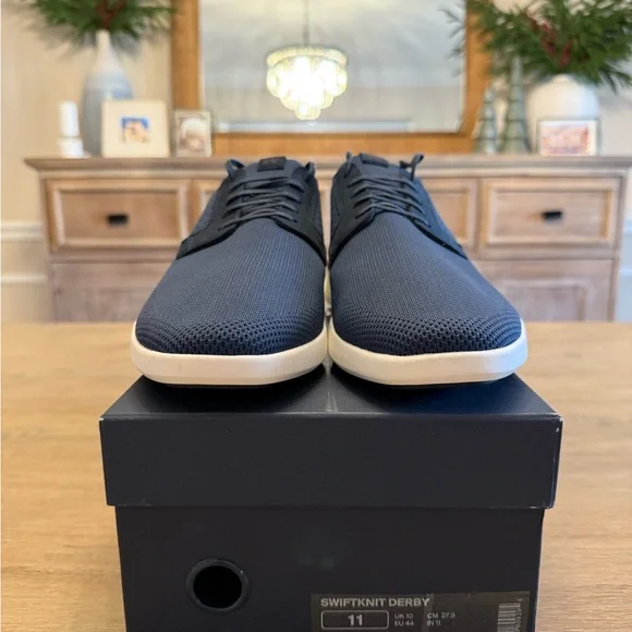 Men's Navy Casual Sneakers - Picture 2 of 7